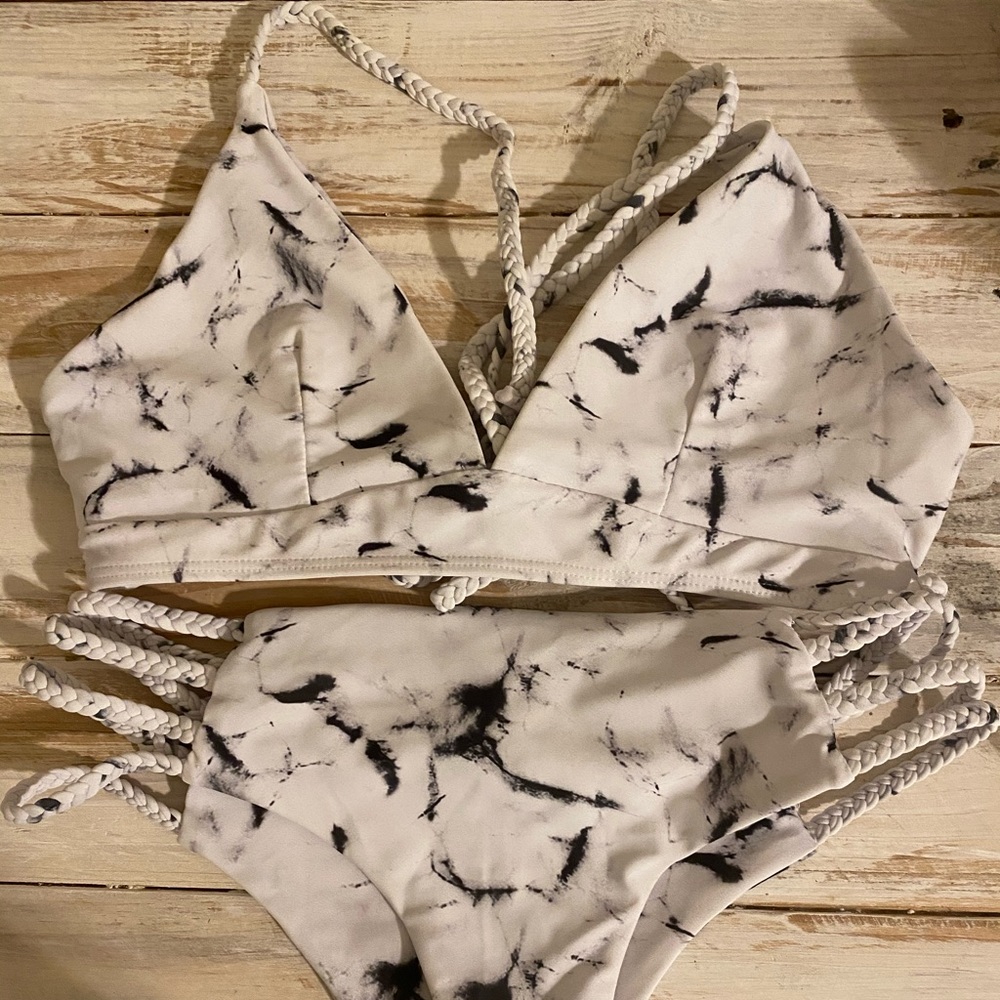 High waisted bikini